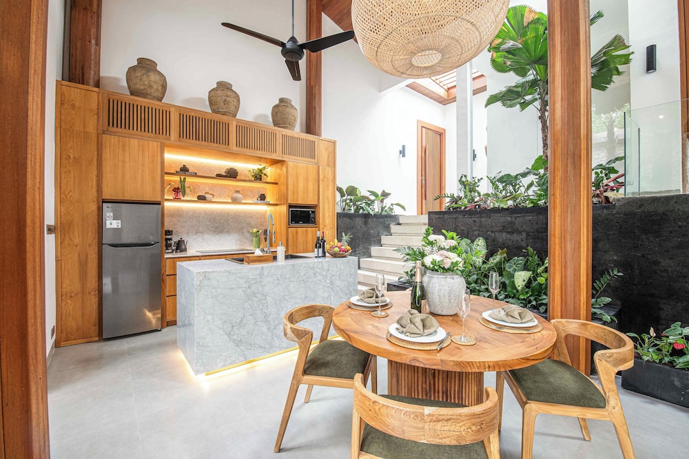 Luxury 2BR Retreat Jungle View Near Ubud Center