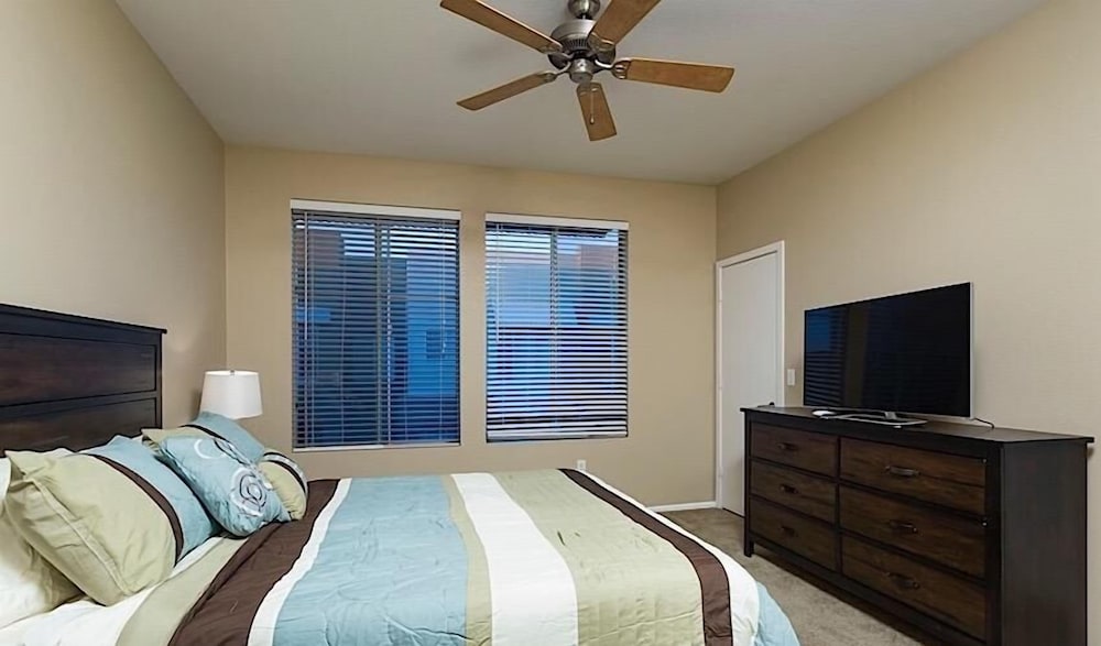 Phoenix Vacations - Glendale Getaway By Signature Vacation Rentals - Property Image 4