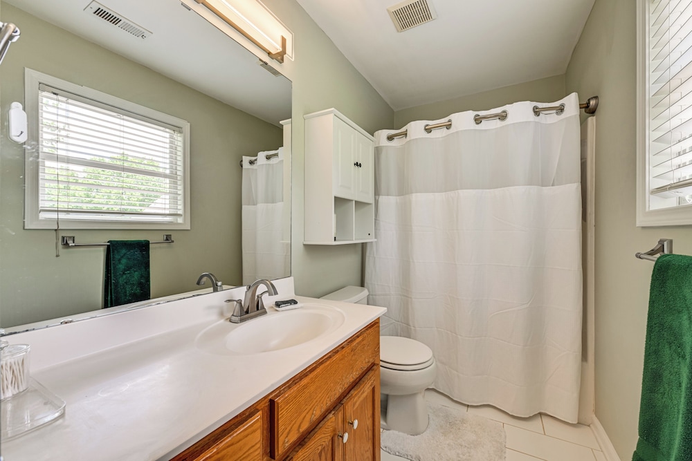 < 1 Mi to River & Downtown Belmont: Cozy Cottage
