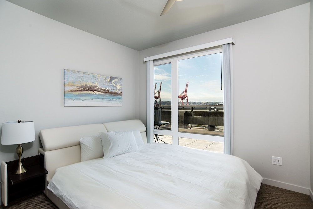 Pelicanstay in Stadium District