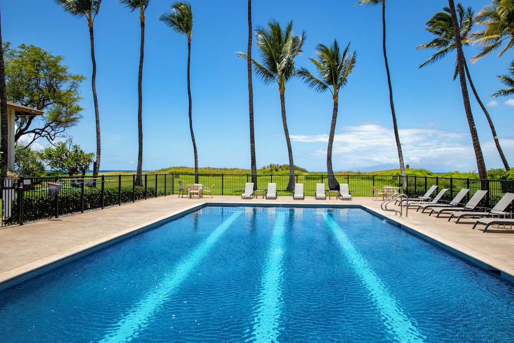 Waiohuli Beach Hale Ocean View Condos with Parking
