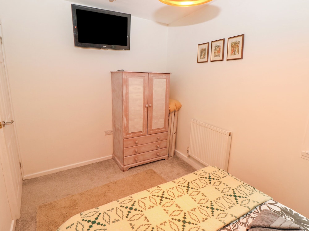 Apartment 4