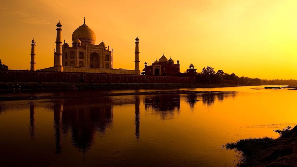 The Taj Mughal Courtyard Homestay