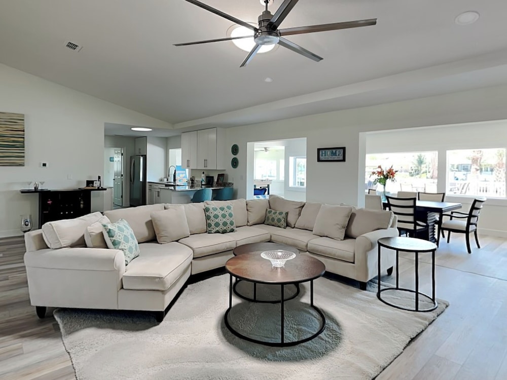 Dolphin View Oasis by Distinctive Beach Rentals