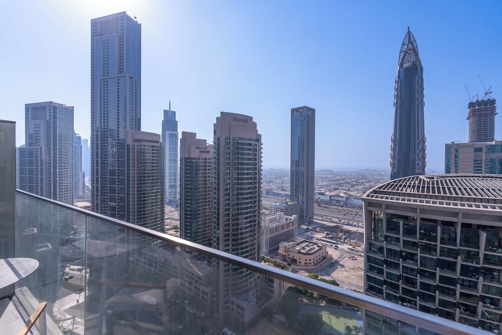 Address Residences Dubai Opera - Burj Khalifa City Views 2 & 3-Bedroom Apartment 1 minute walk to Burj Khalifa, Dubai Mall, Dubai Fountain by Heaven Crest
