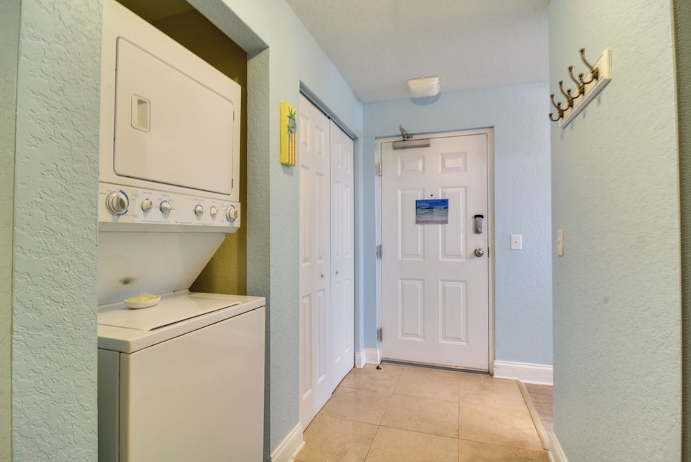 Treasure Island Condo: Gulf-view Balcony