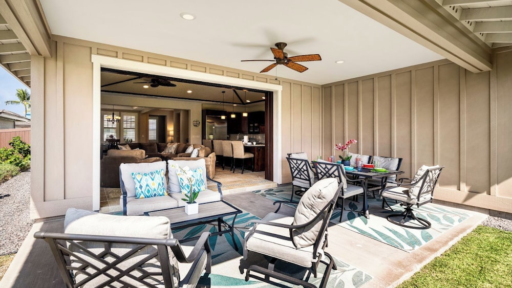 Private Yard and Outdoor Area - AC & Shared Pool - Golf Views - Vrkcv