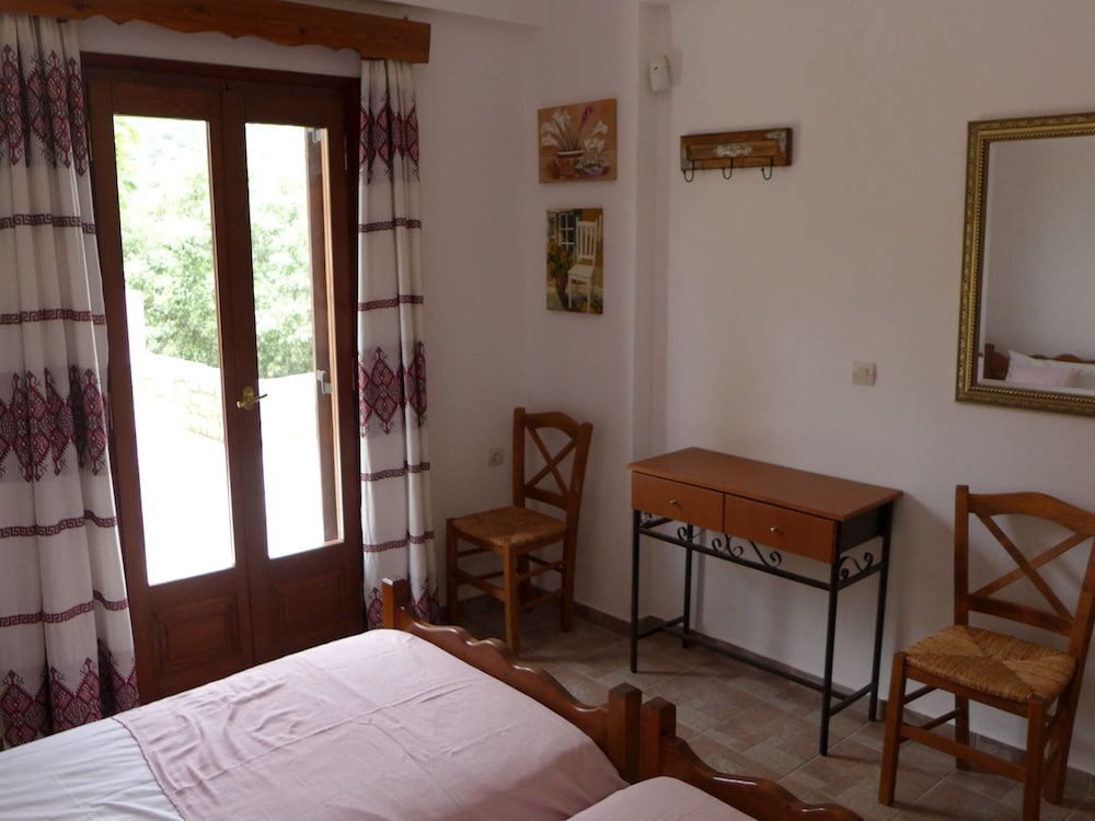 Villa in Axos With Pool Near Panormo Beach view 3