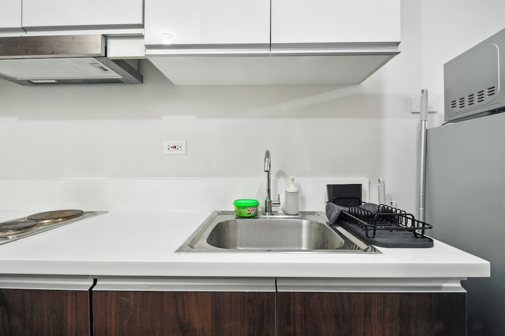 Room-sleek Studio With City Views on the