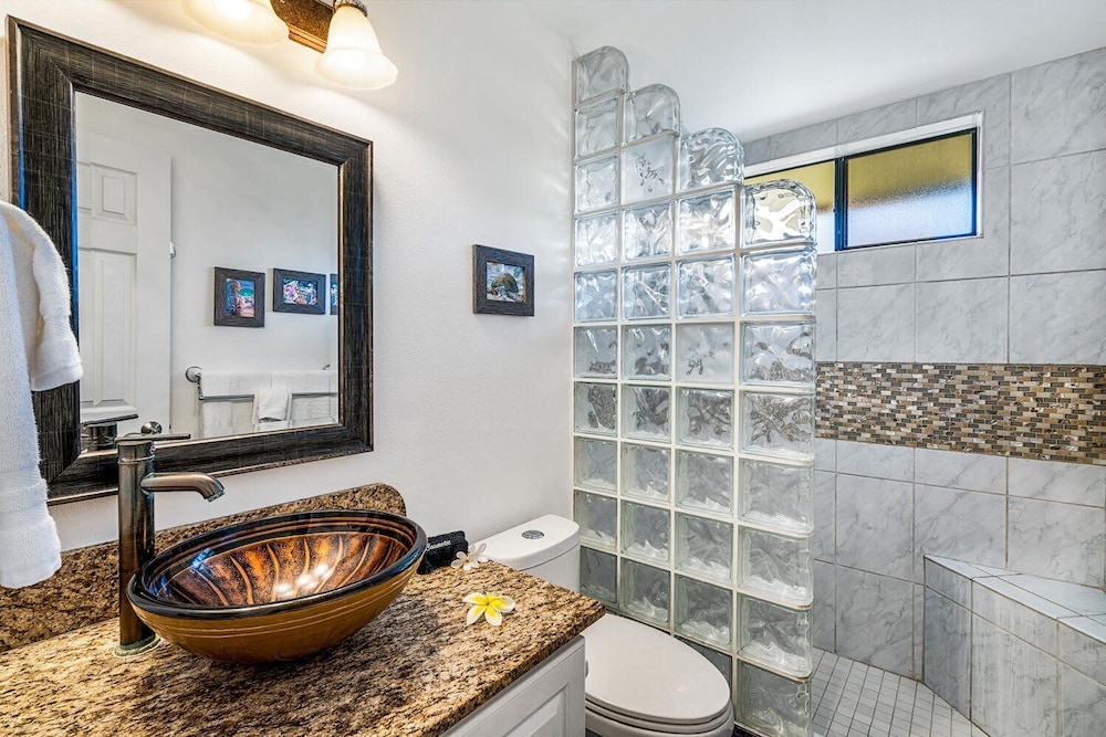 Fully Air-conditioned - Ocean View - Beautifully Renovated- Vrkcv