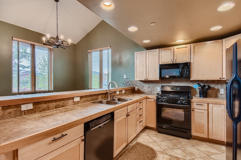 Summit County Vacations - 42 Burgundy 4br 3.5ba 4 Bedroom Townhouse by RedAwning - Property Image 40