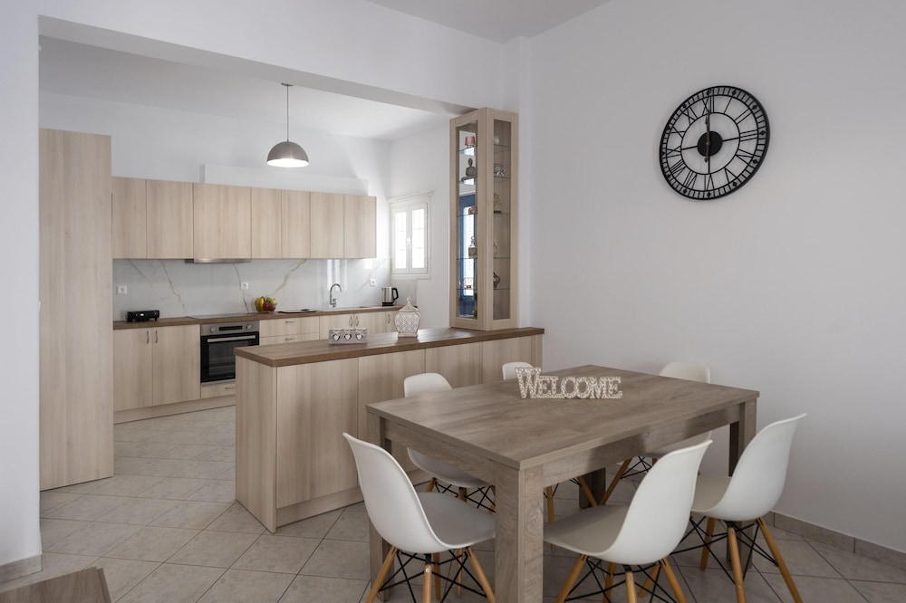 Parian Charming 3bedroom Home