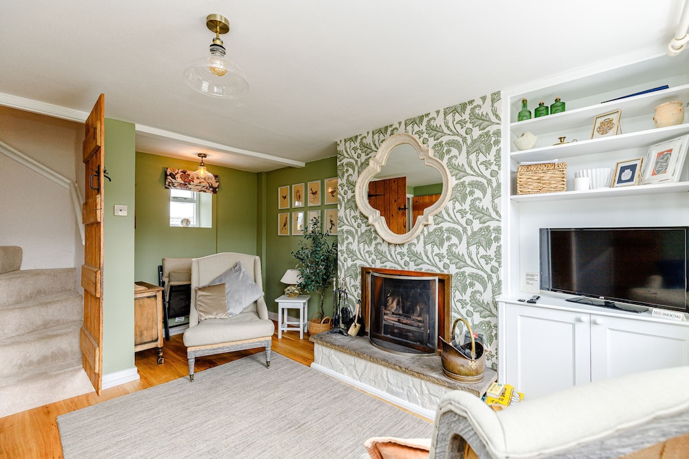 3 Canalside Cottages