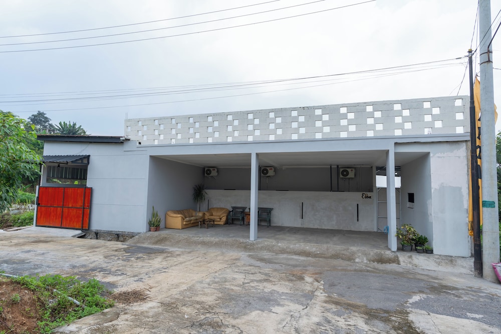 ELBA Guesthouse Near UNNES by ARBA