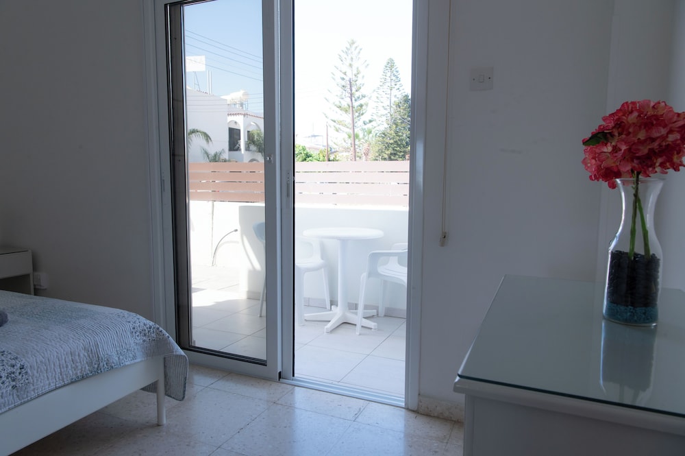 Themis Apartments