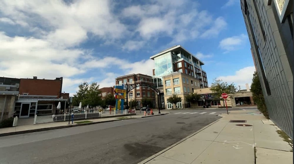 Short North Convention King Bed Parking Free