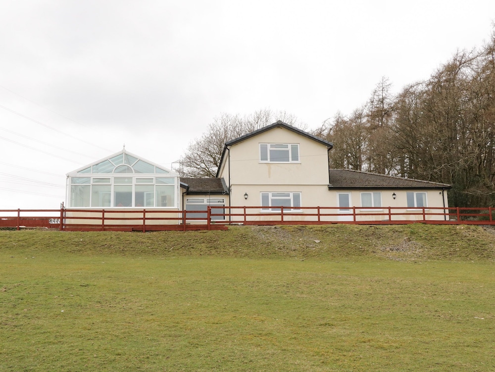 Bryn Derw Holiday Cottage