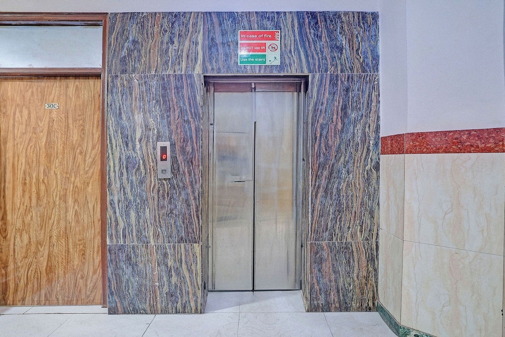 Fabhotel Kg Palace