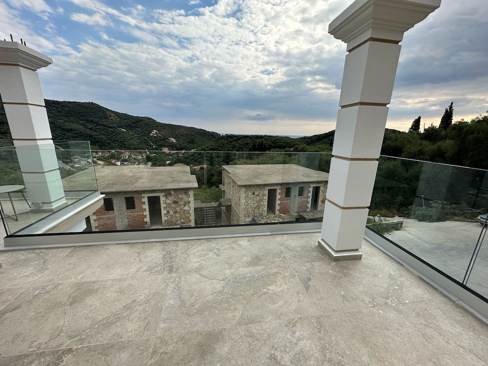 Meliana Homes