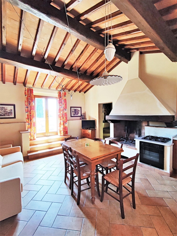 Elegant Escape in Tuscan view 4