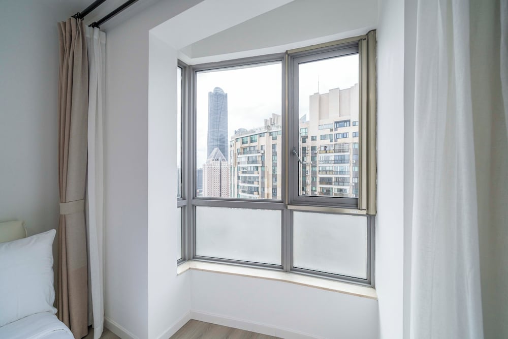 Tyms Spacious 3BR 2BA APT Laishi Di