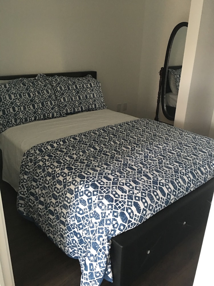 Executive Suite at Liberty Village - Image 4