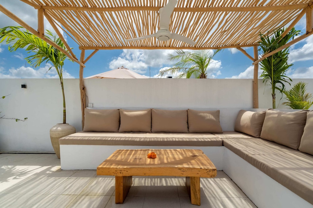 Villa Romance