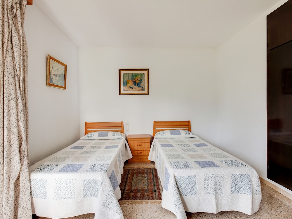 Deluxe Villa in Urbanització Bon Relax near Beach