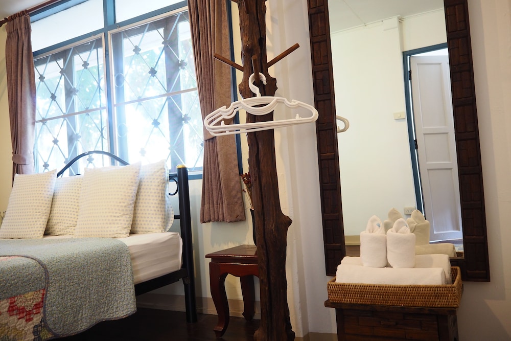 Stay With Me Guesthouse