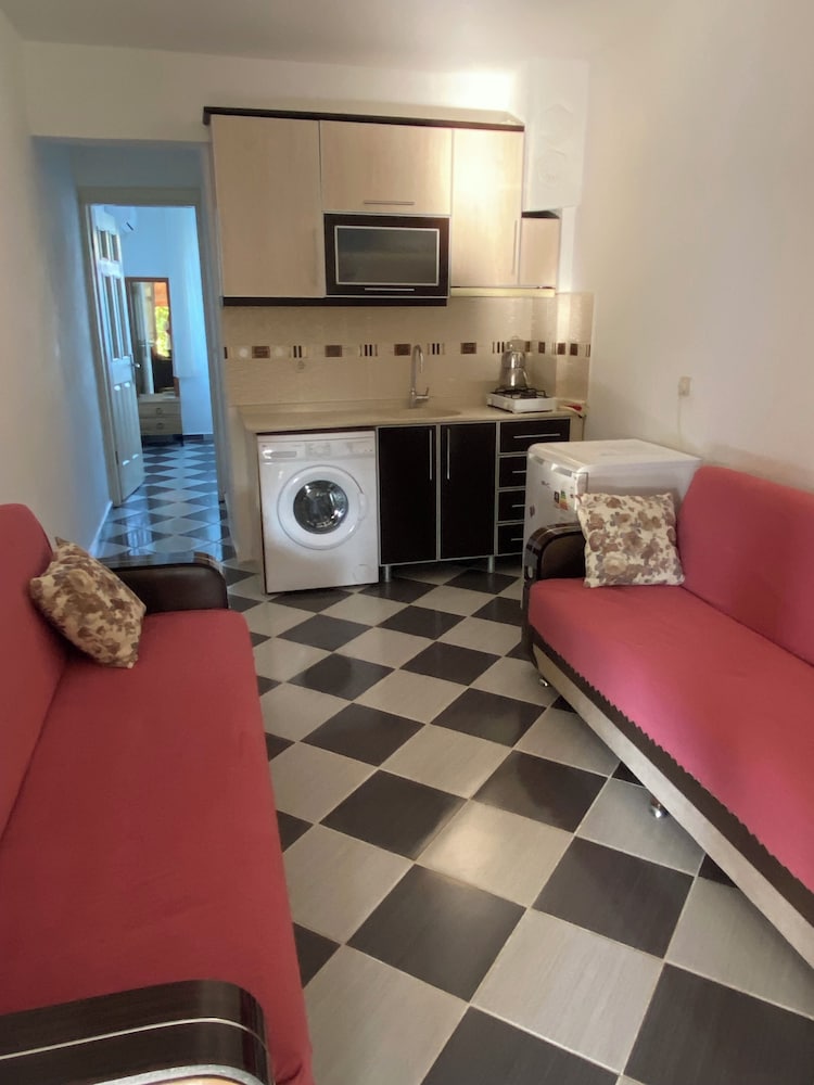 AĞA KONUK EVİ