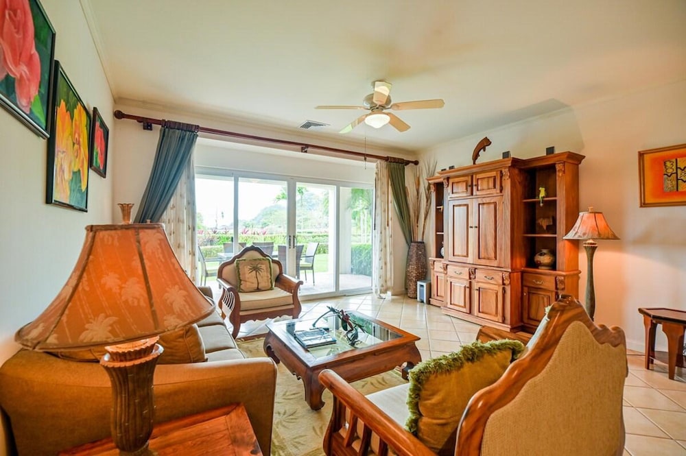 CR Luxury Del Mar 2Q 3 Bdrm