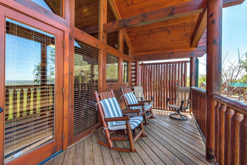 A Smoky Mountain Hide-a-way