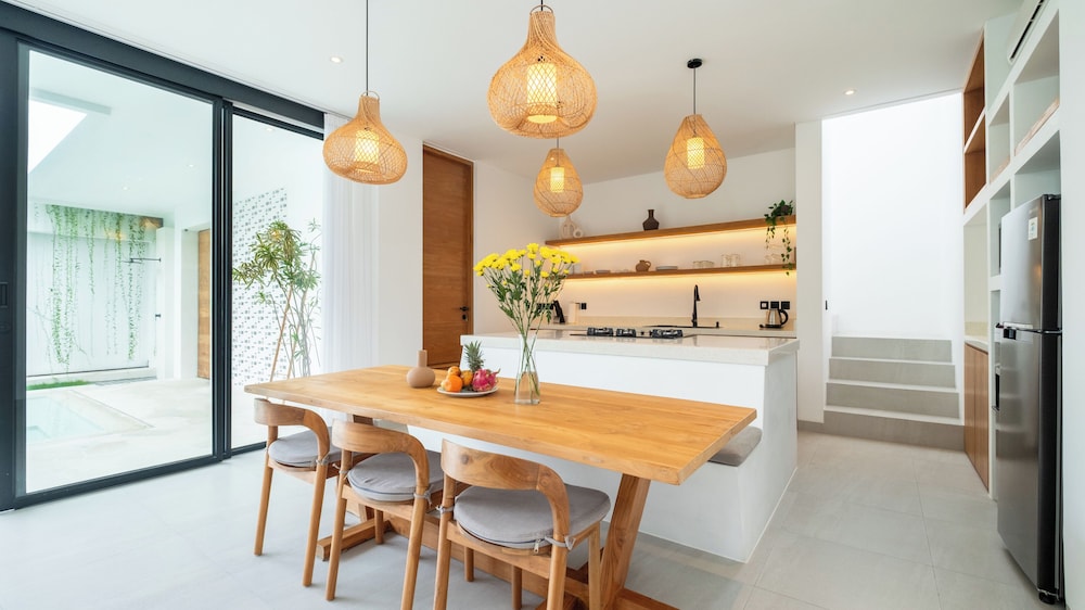 Loona Palm Villas by Villa Finder