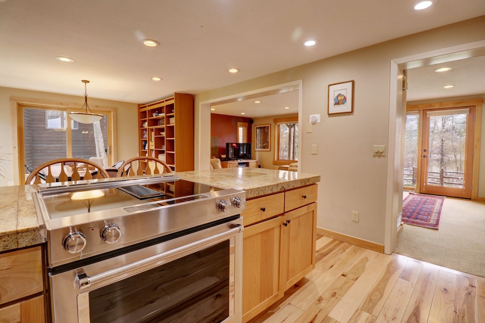 1250 Willow Grove 3 Bedroom Townhouse