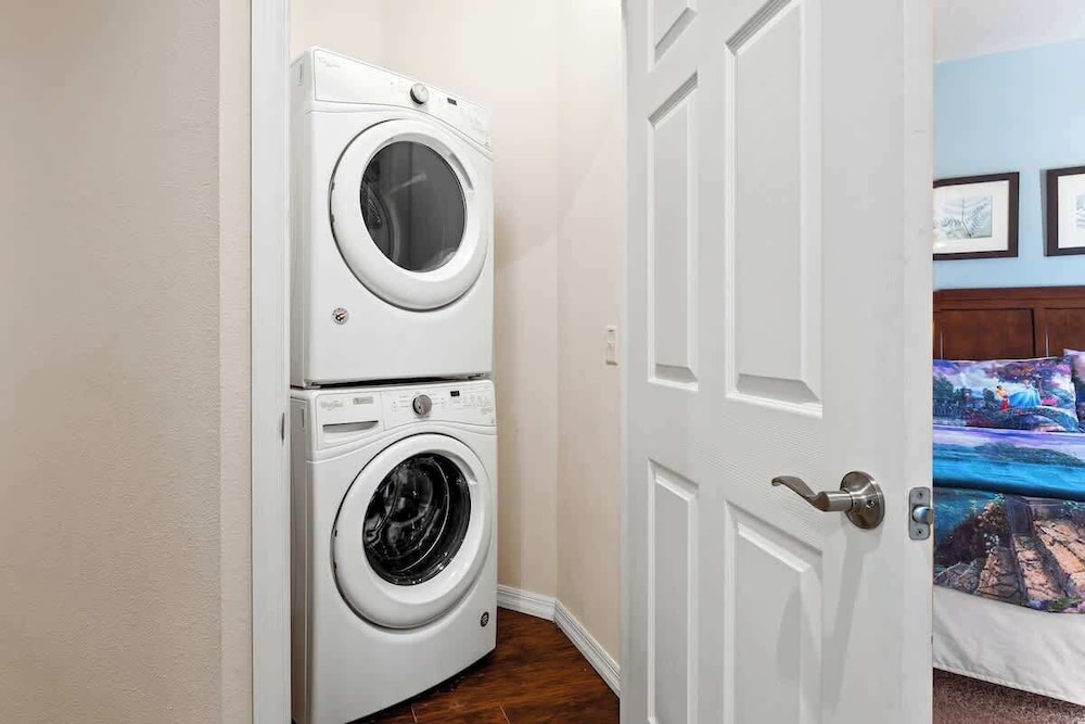 Cozy 4BR Retreat Near Orlando Attractions