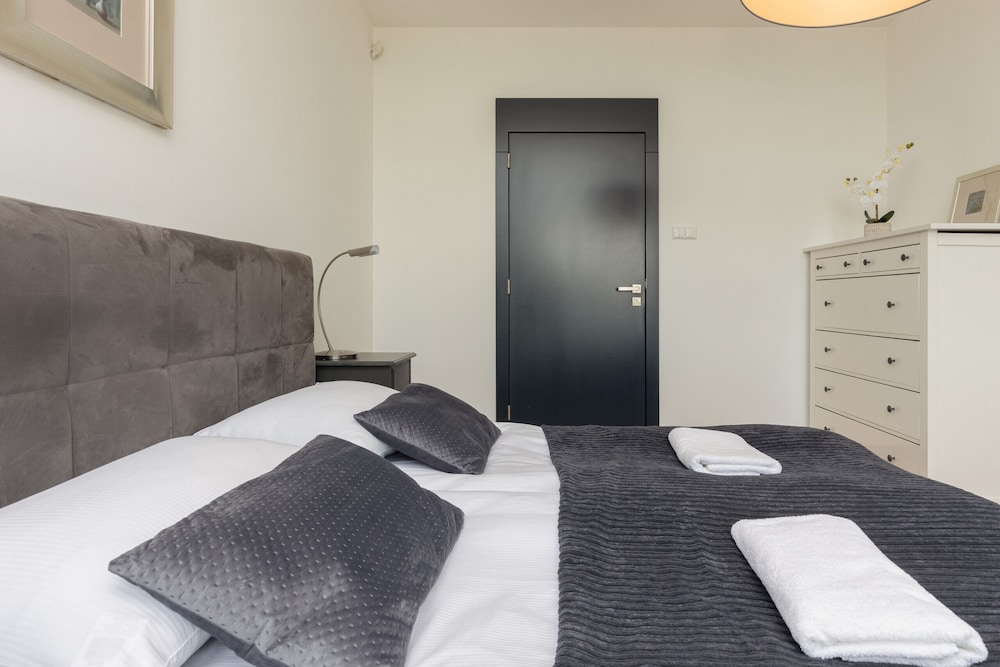 Sielecka Apartment Warsaw by Renters view 5