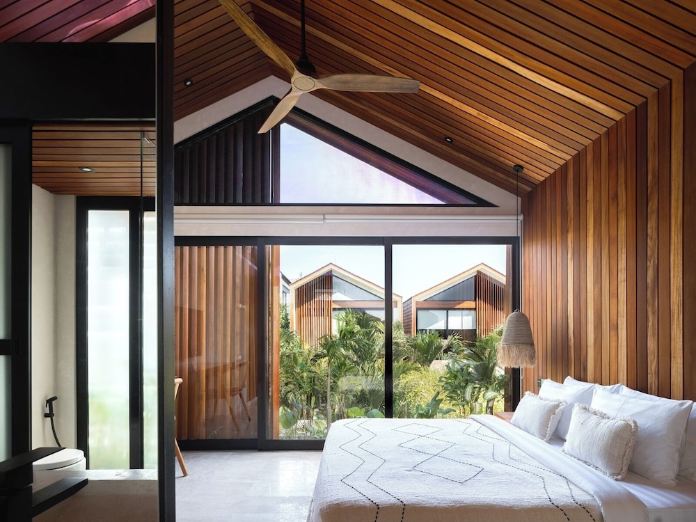 Blacksand Villas Echo Beach