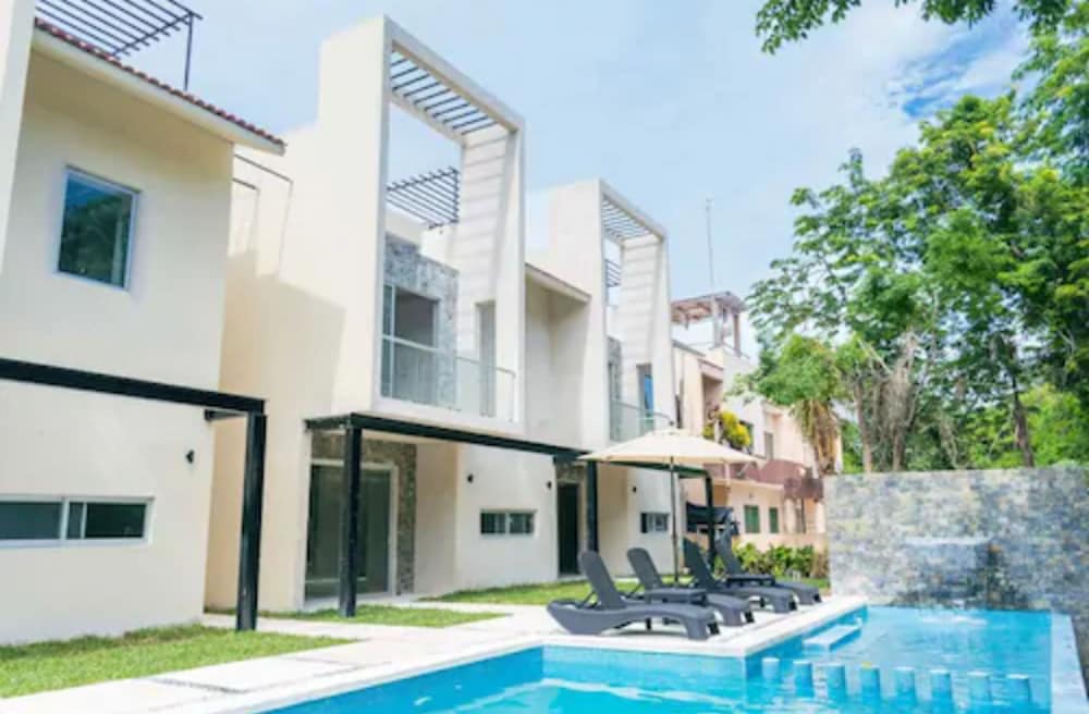 Hotel Baru Puerto Aventuras - Image 1