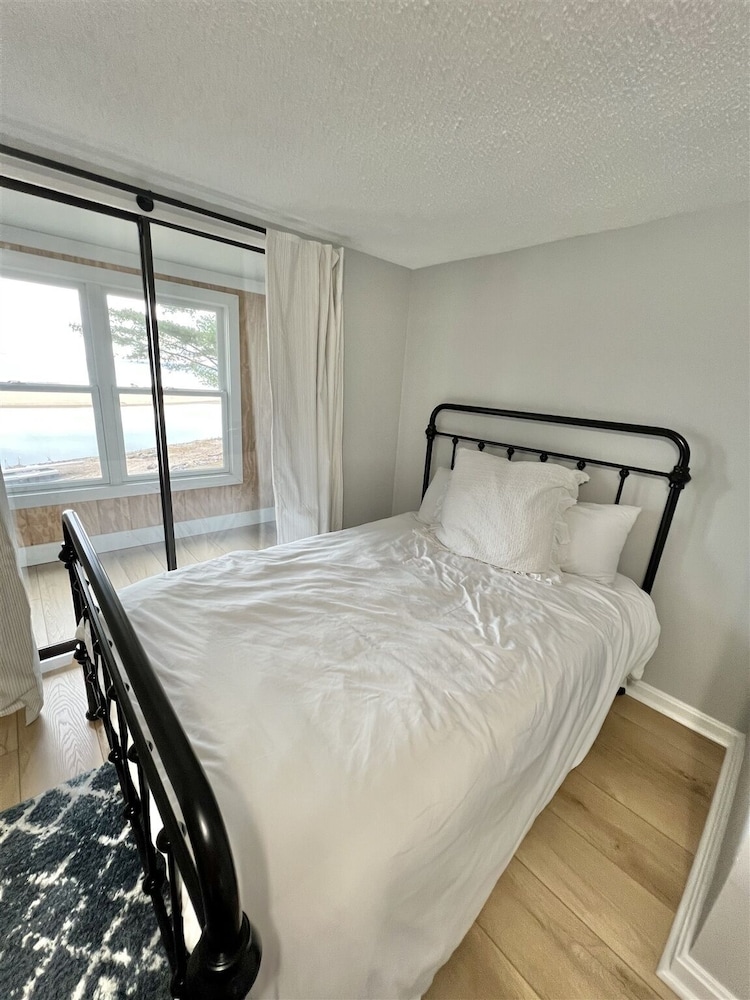 Blue House Limit 12 5 Bedroom Villa by RedAwning view 5