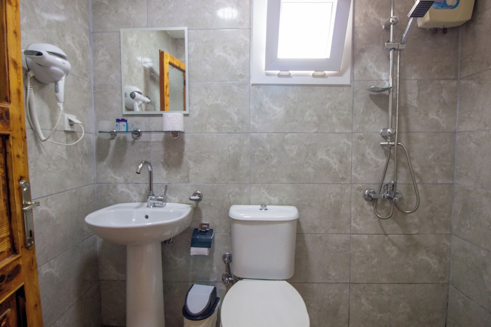 GÜL PENSİON