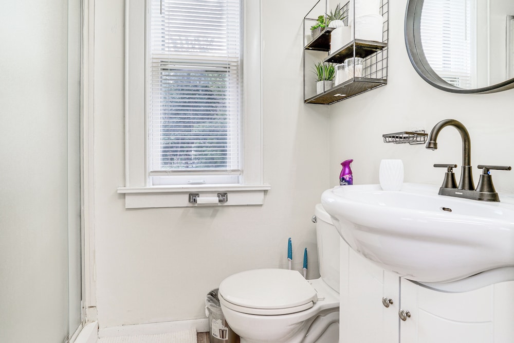 1 Mi to University: Spacious Home in Minneapolis!