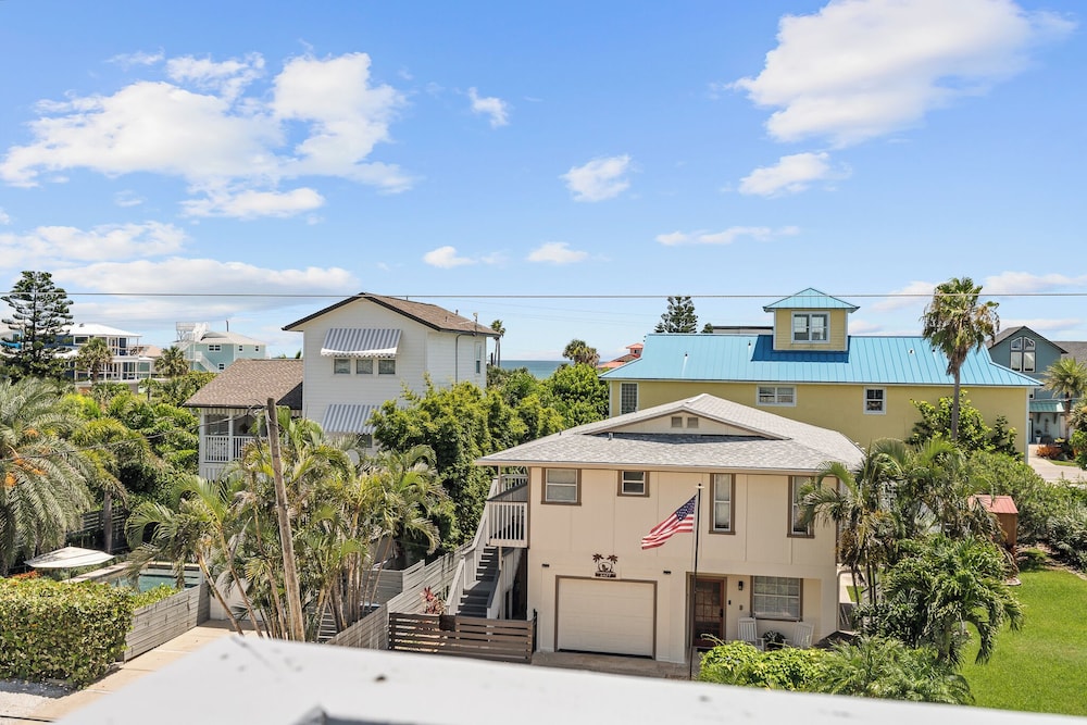 4BR Beach House Spacious Steps From Sand