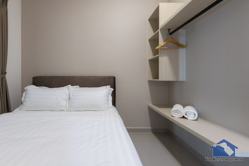 Sunshine Residence Suites