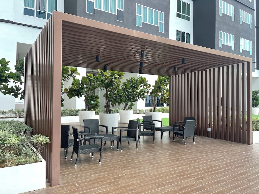 Amber Cove Melaka by Manhattan Group