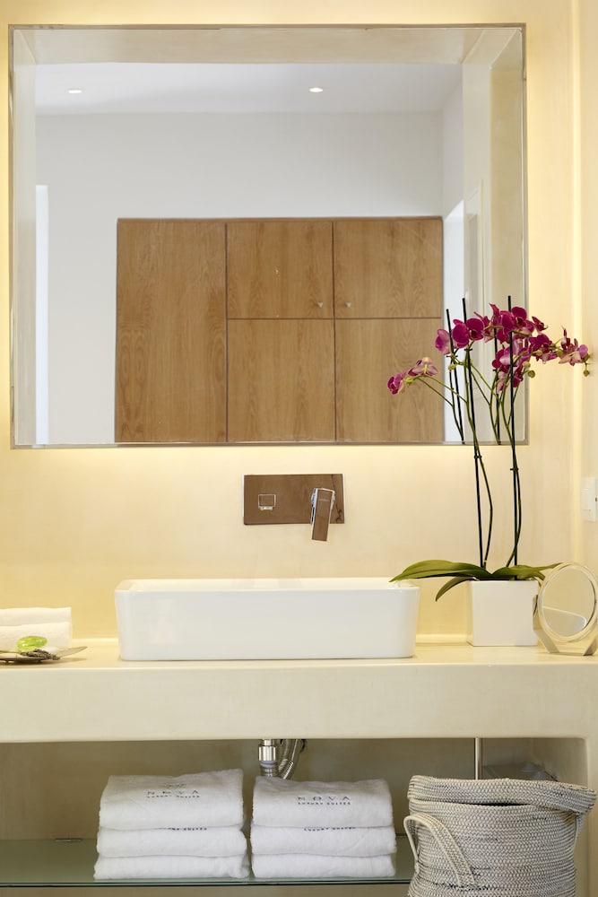 Nova Luxury Suites