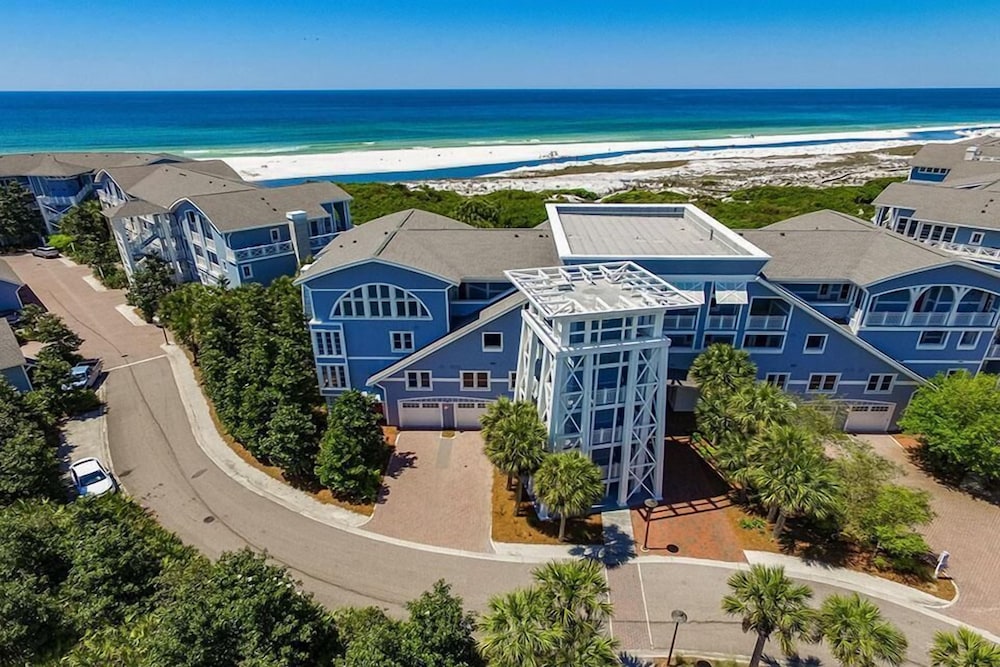 At the Waters Edge 4 Bd Holiday Home by Five Star Properties