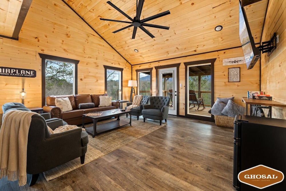 Summit Luxe Resort