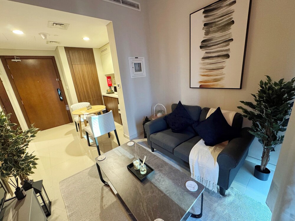 Damac Reva Residences 808