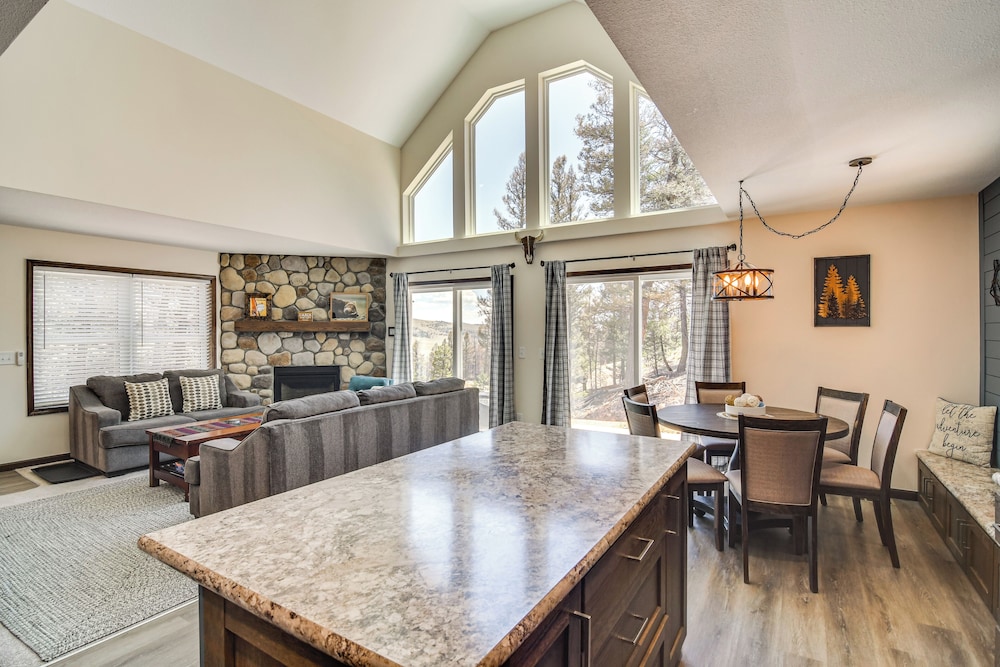 Fairplay Family Cabin on 2 + Acres! 25-0283
