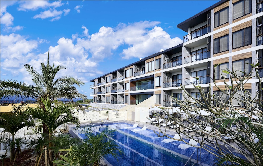 BATON SUITE Okinawa Kouri Island